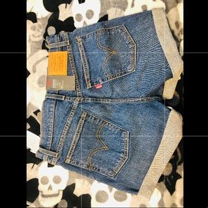 Levi’s shorts
